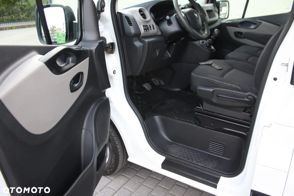 Renault TRAFIC - 8