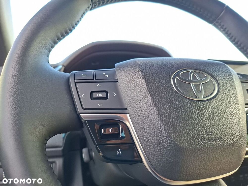 Toyota Camry - 22