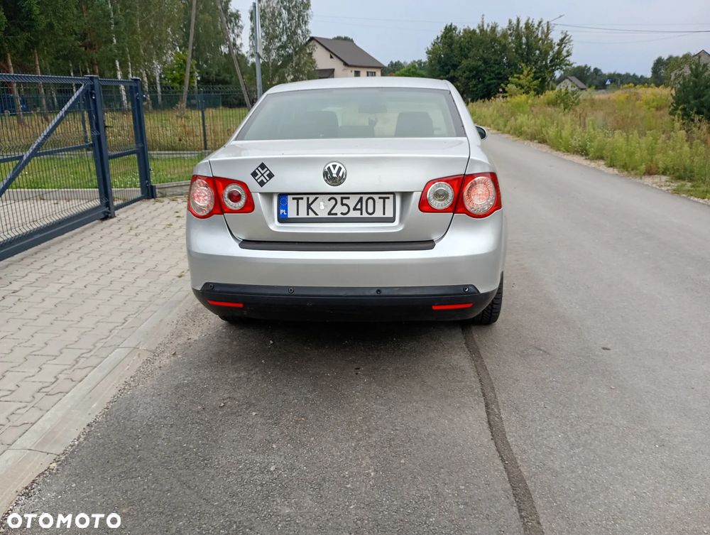 Volkswagen Jetta 1.9 TDI Comfortline - 5