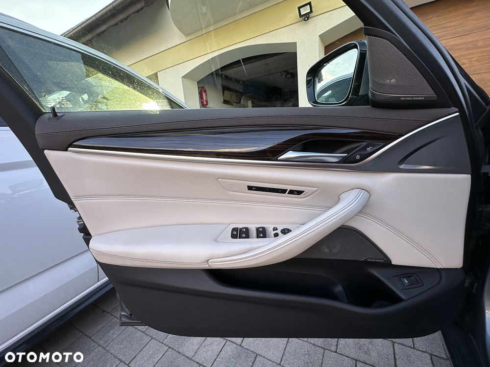 BMW Seria 5 520d xDrive Luxury Line - 24