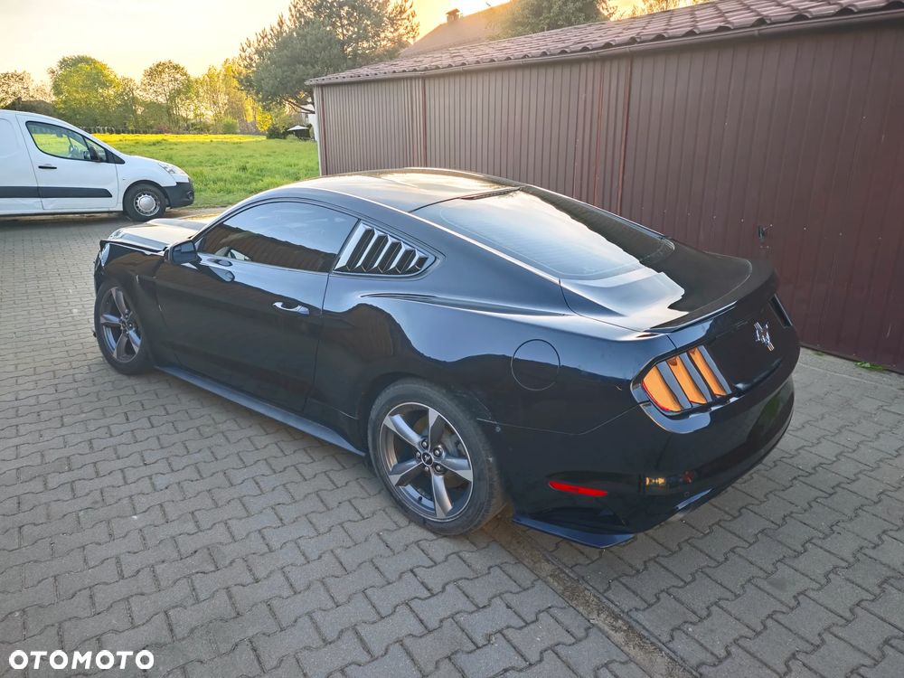 Ford Mustang 3.7 V6 - 1