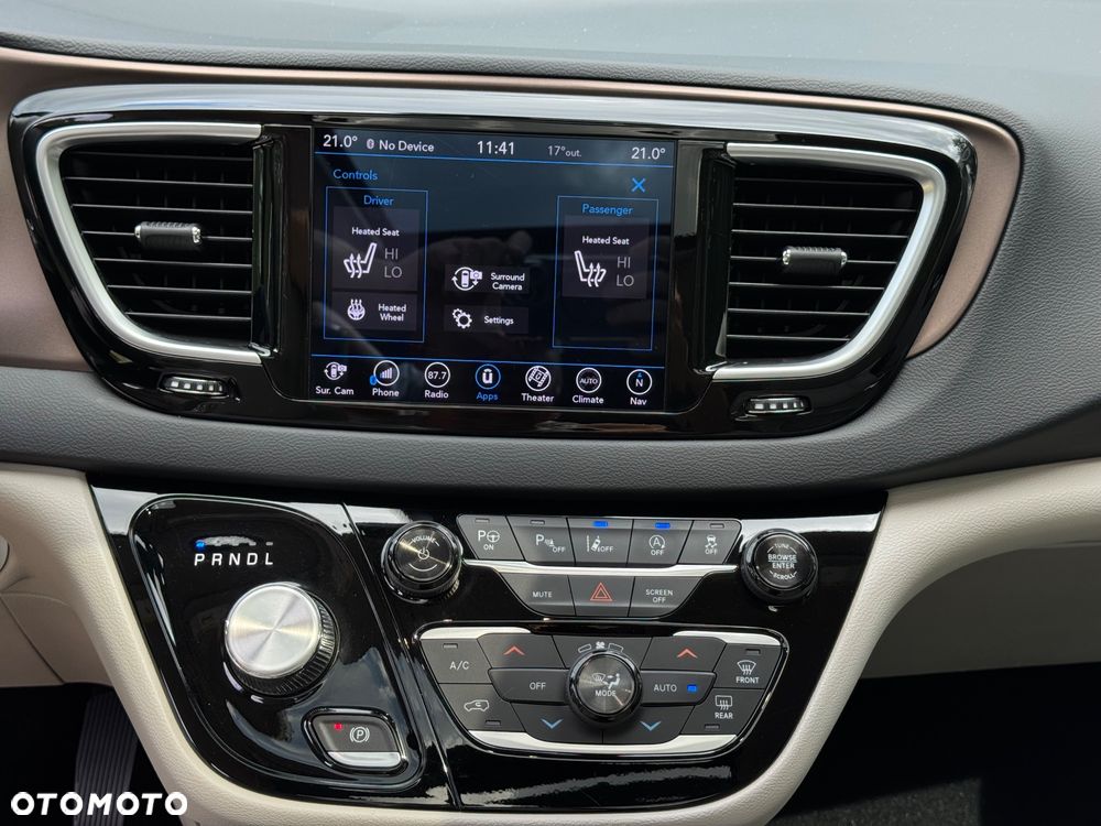 Chrysler Pacifica - 17