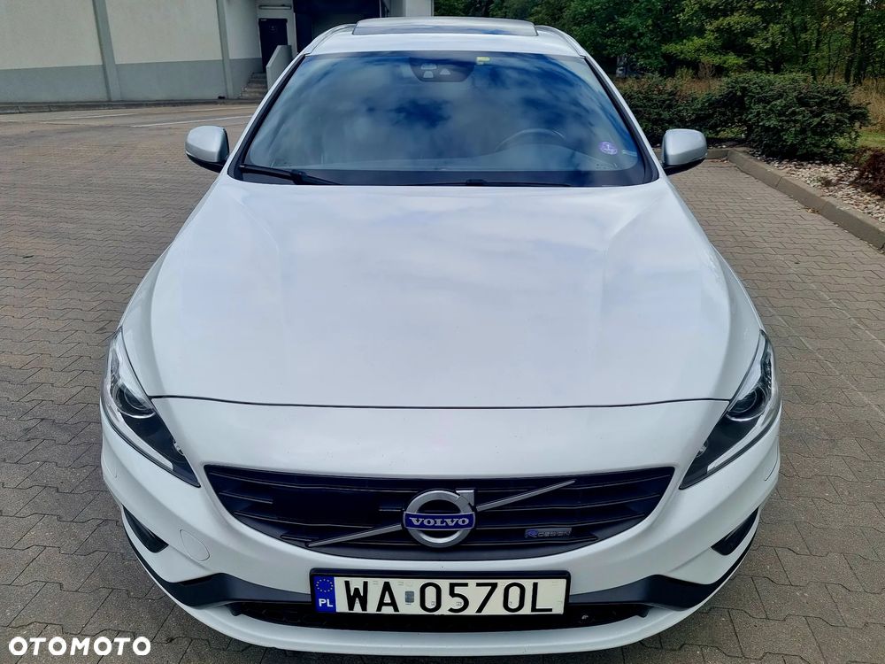 Volvo V60 D6 AWD Plug-in Hybrid R-Design Summum - 2