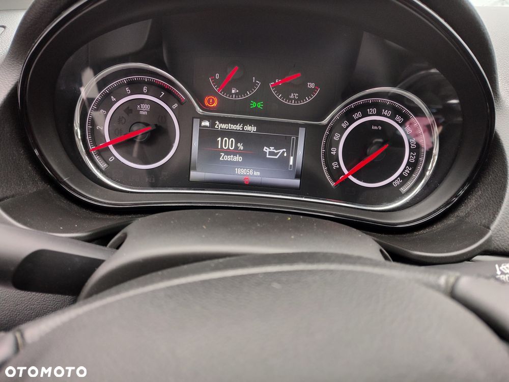 Opel Insignia 1.8 - 9