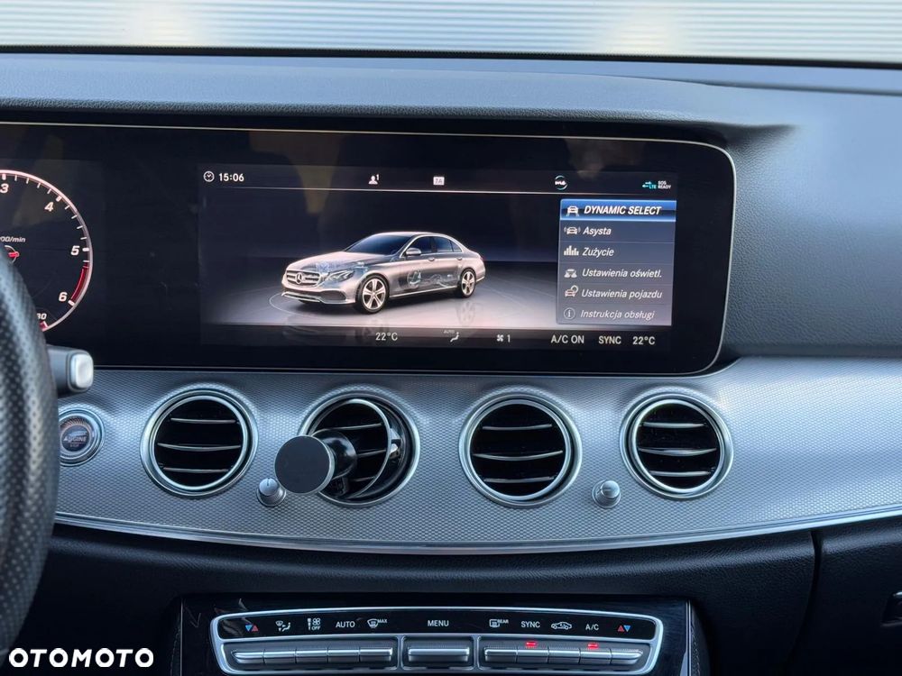 Mercedes-Benz Klasa E 200 d T 9G-TRONIC - 18