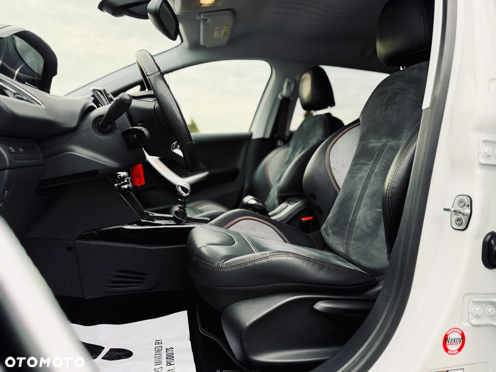 Peugeot 2008 BlueHDi FAP 120 STOP & START Crossway - 27