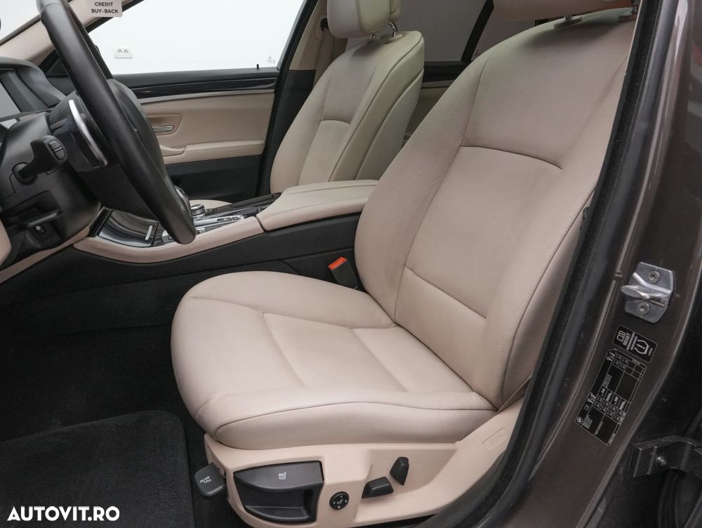 BMW Seria 5 520d Touring Aut. Luxury Line - 14