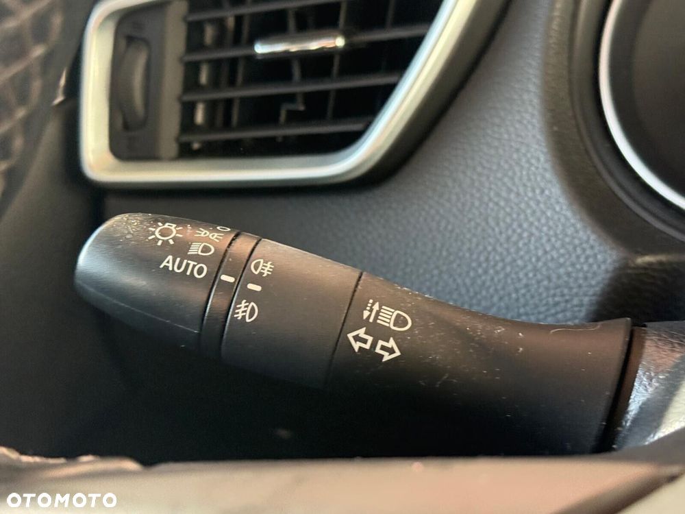 Nissan Qashqai 1.3 DIG-T N-Connecta DCT - 20