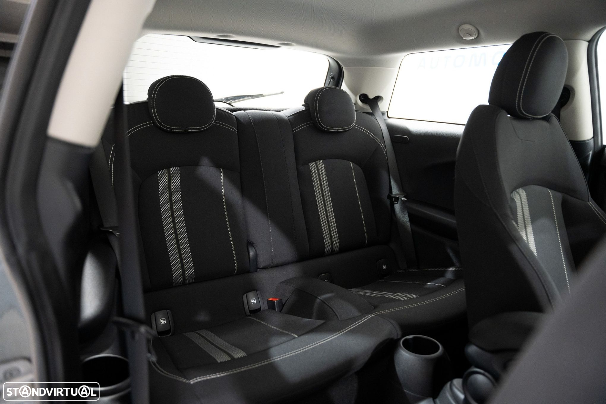 MINI 3 Portas Cooper SE Premium Essential - 14