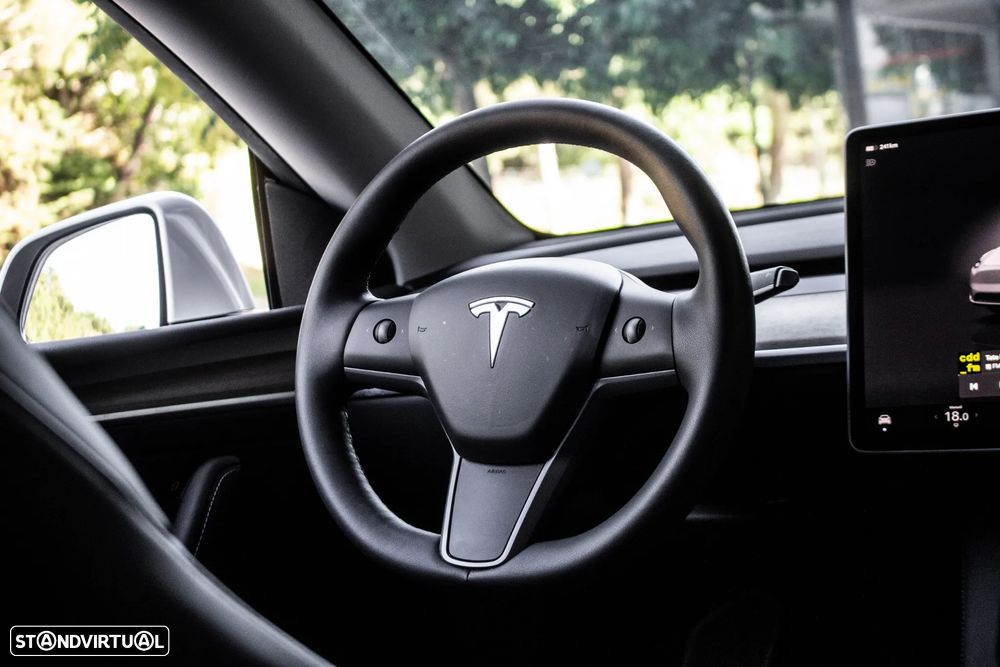 Tesla Model Y Tração Traseira - 29