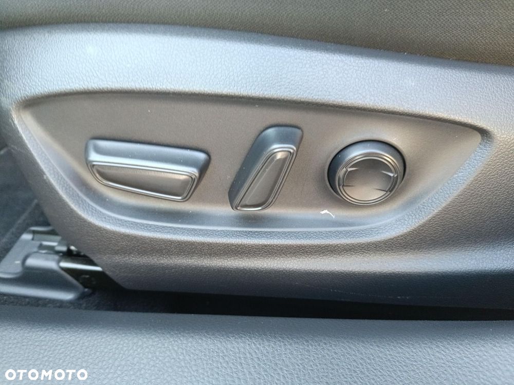 Toyota Camry 2.5 Hybrid Comfort CVT - 20