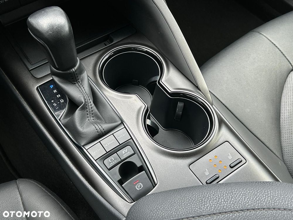 Toyota Camry 2.5 Hybrid Comfort CVT - 27