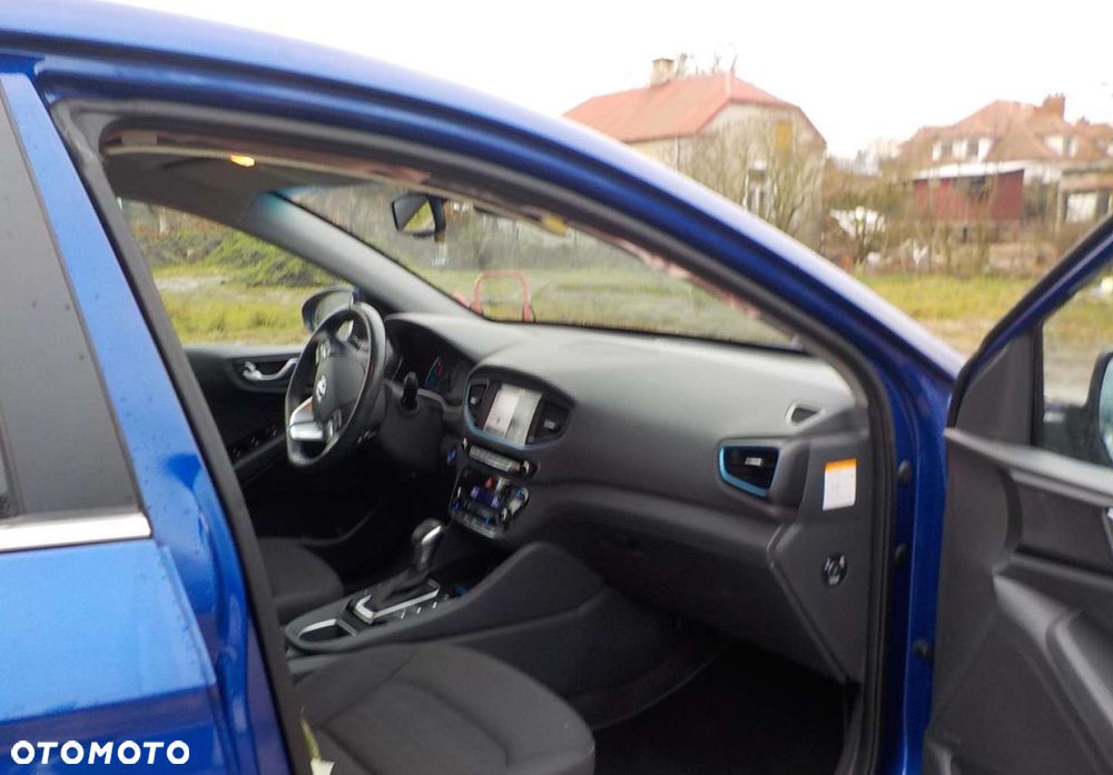 Hyundai IONIQ - 19