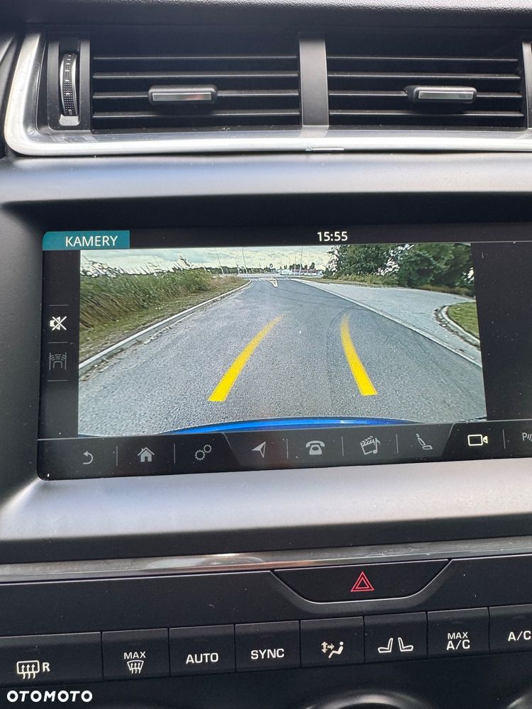 Jaguar E-Pace 2.0 i4P AWD R-Dynamic S - 12