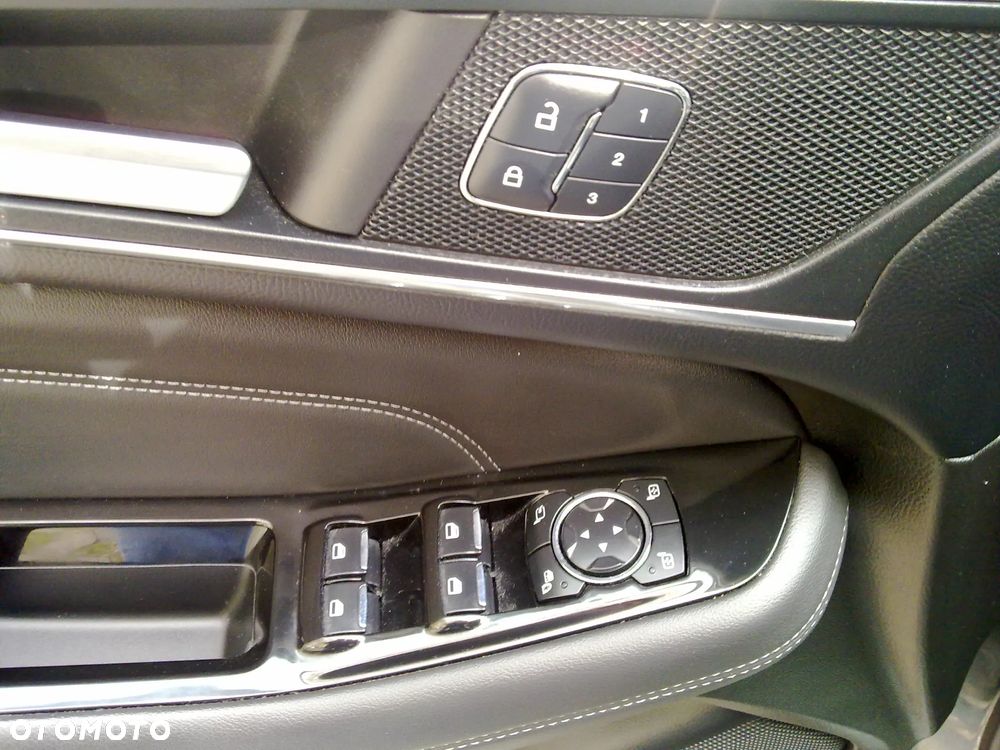 Ford S-Max 2.0 EcoBlue Titanium - 23