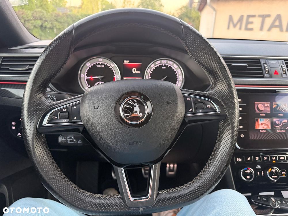 Skoda Superb 2.0 TDI Sportline - 10