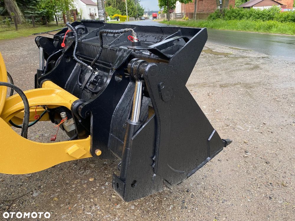 Caterpillar CAT 907H2, 2014 ROK, 6000 MTH, ŁYŻKA OTWIERANA + WIDŁY, z NIEMIEC, SUPER STAN, - 27