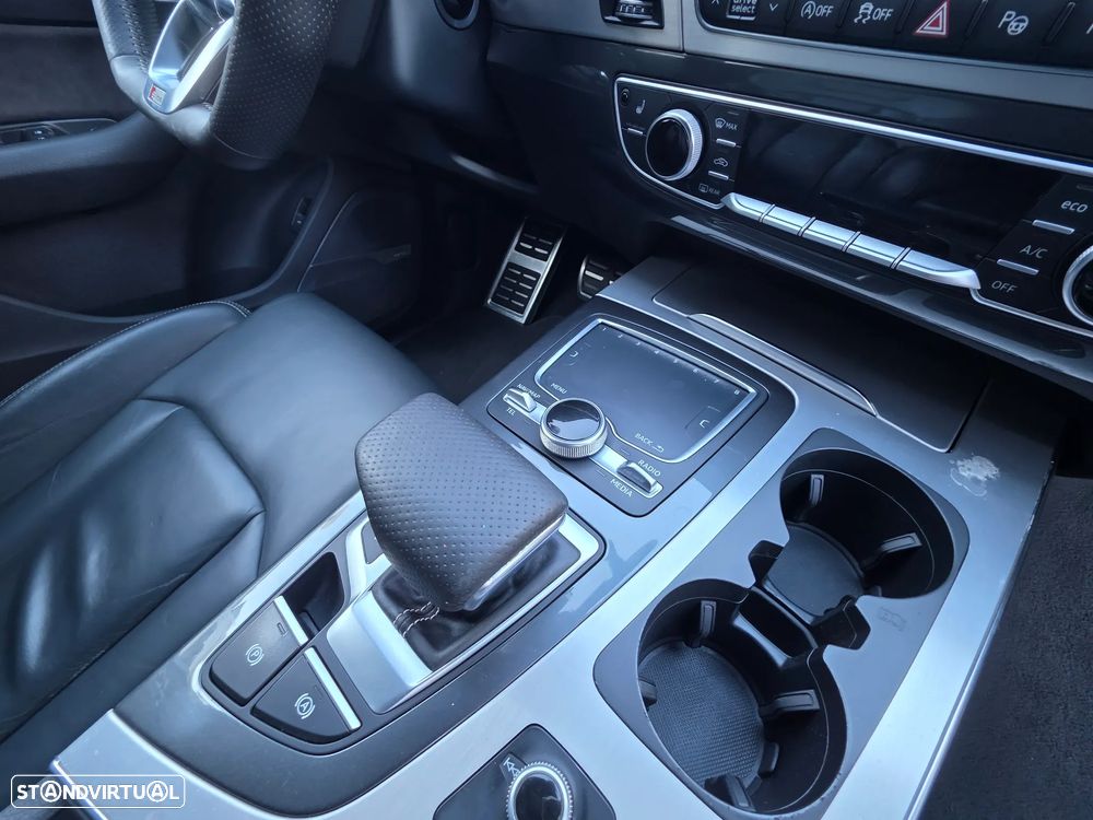 Audi Q7 3.0 TDI quattro S-line Tiptronic 7L - 23