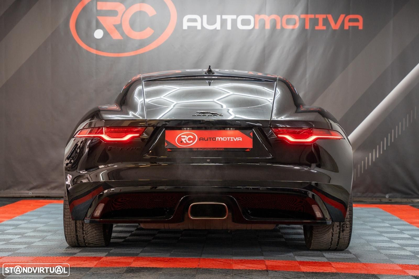 Jaguar F-Type 2.0 i4 R-Dynamic Black - 6