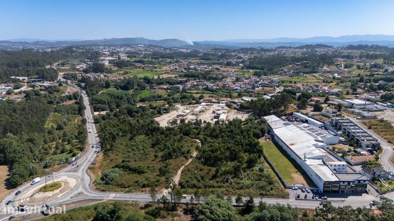 Terreno com PIP para 8 prédios e 12 moradias ou serviços - Grande imagem: 2/11