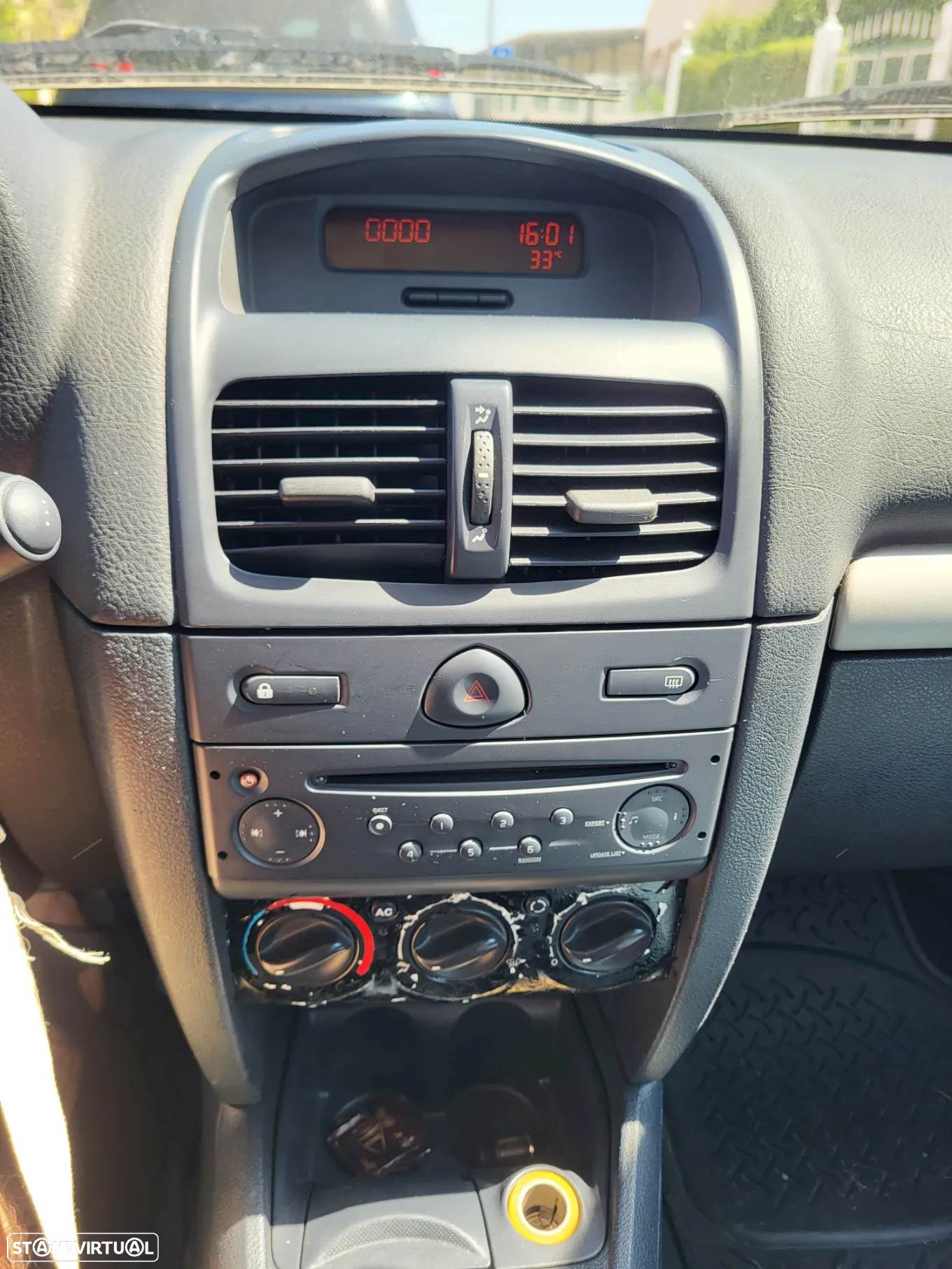 Renault Clio 1.2 16V SE Extreme - 9