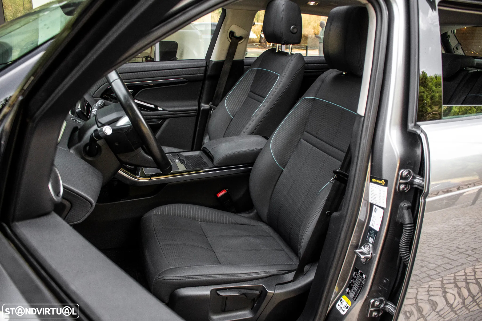 Land Rover Range Rover Evoque 2.0 D240 AWD Auto - 30