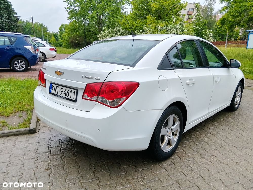 Chevrolet Cruze 1.8 LS - 10
