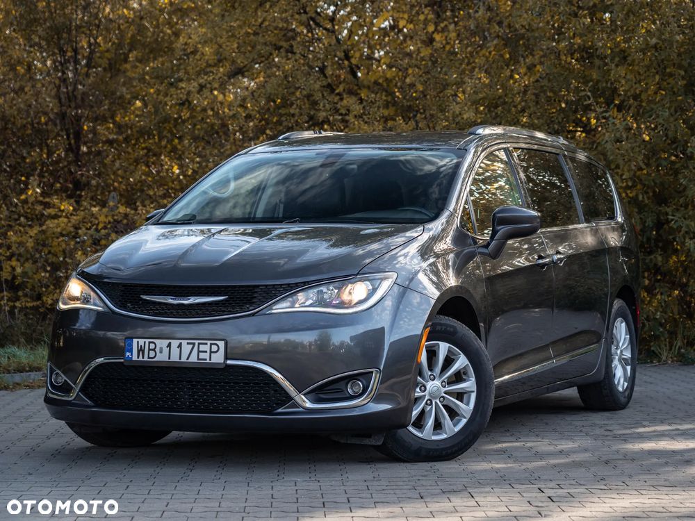 Chrysler Pacifica - 3