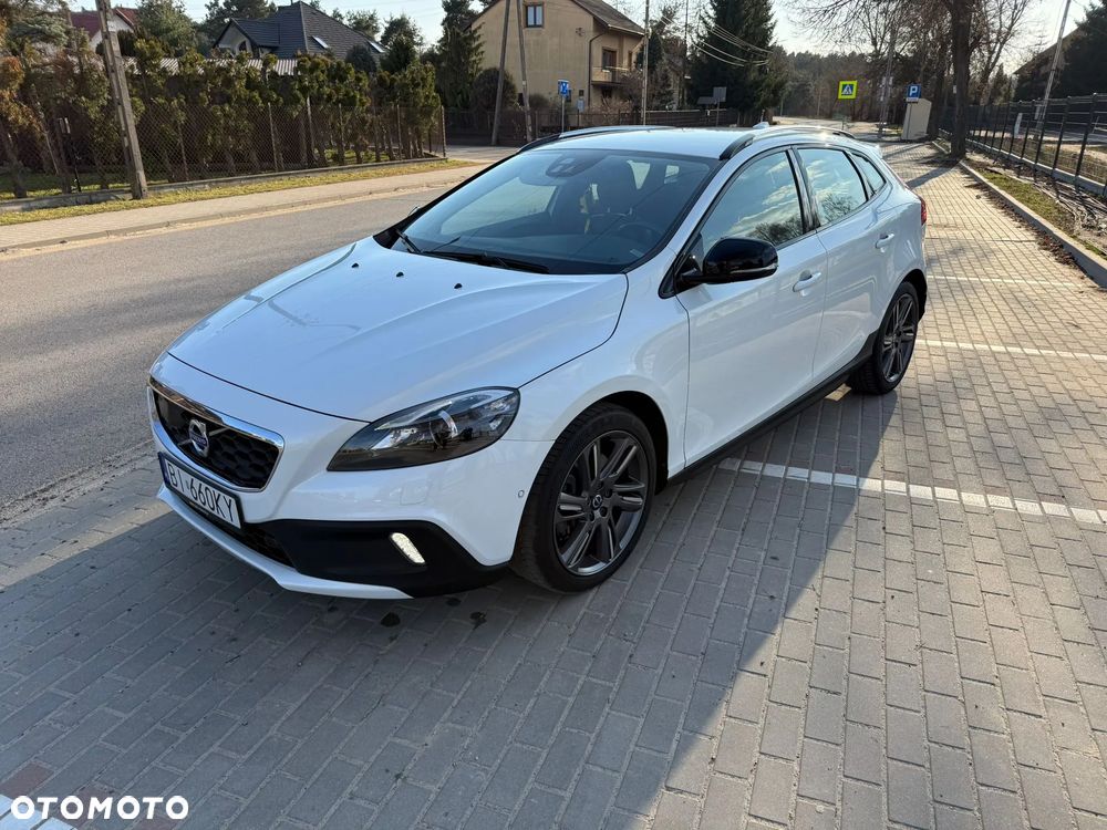 Volvo V40 Cross Country 2015 photo 2