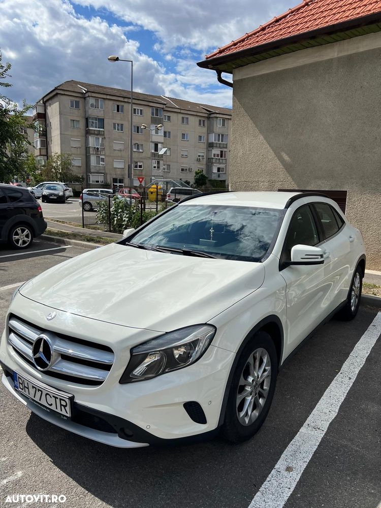 Mercedes-Benz GLA 200 d - 10