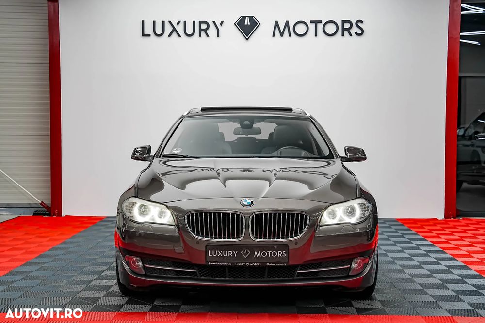BMW Seria 5 525d Aut. Luxury Line - 4