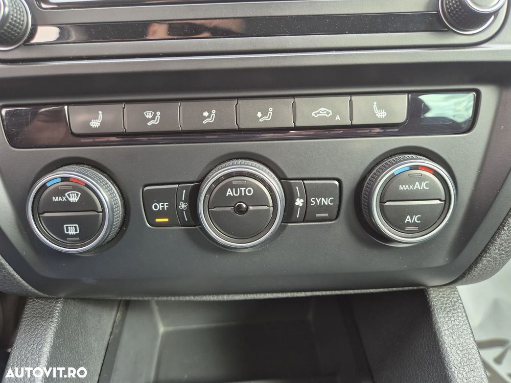 Volkswagen Jetta 2.0 TDI Comfortline - 16