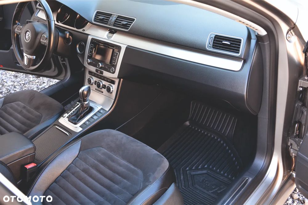 Volkswagen Passat 2.0 TDI Highline DSG - 16