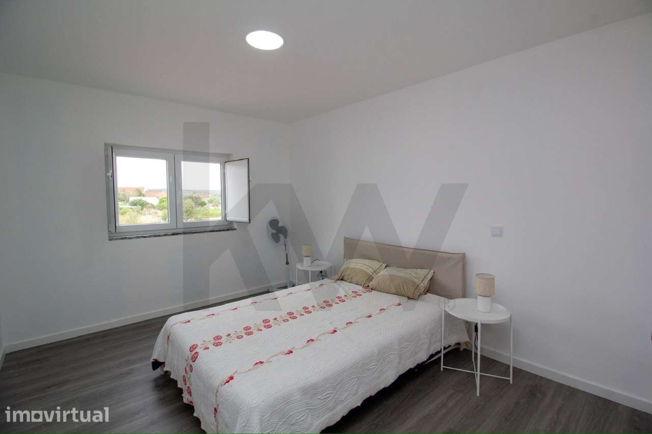 Apartamento T2 Moderno com Fantástico Logradouro Privativo de 278m2 – - Grande imagem: 5/30