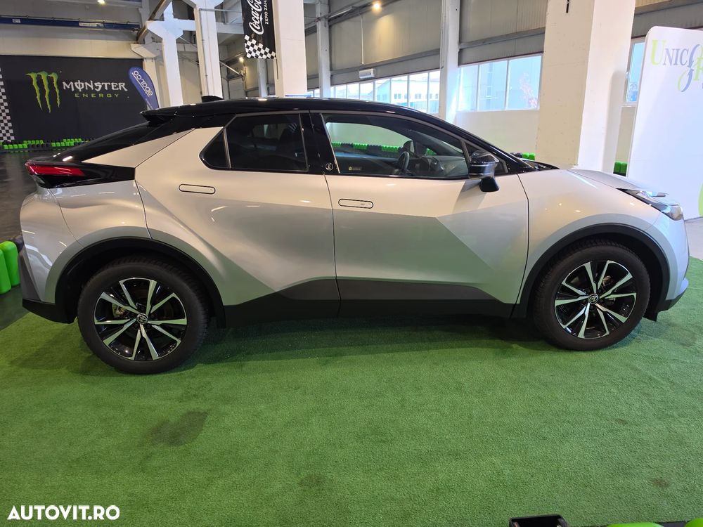 Toyota C-HR 1.8 Hybrid Team Deutschland - 11