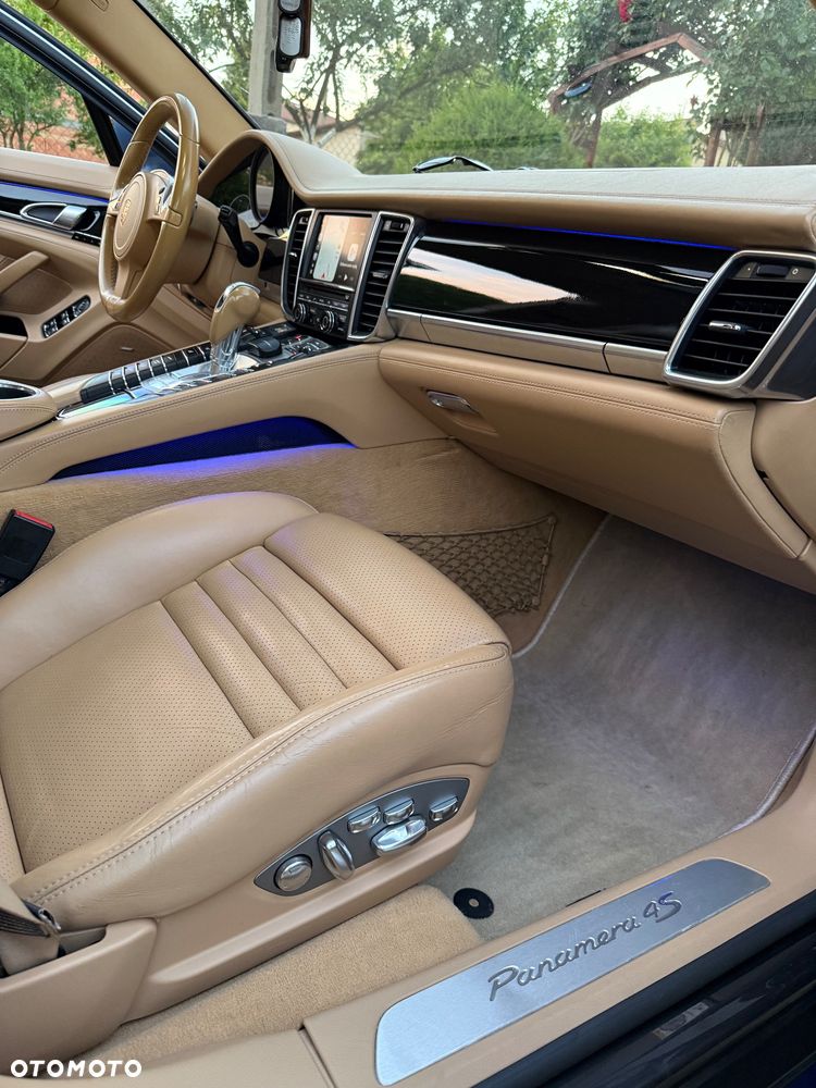 Porsche Panamera S PDK - 17
