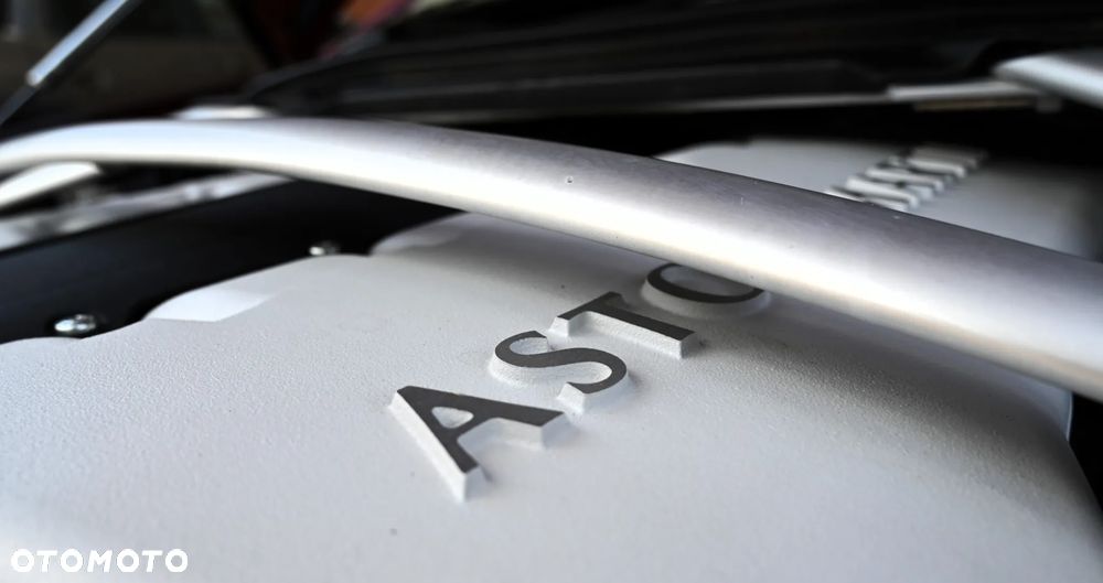 Aston Martin Vantage - 34