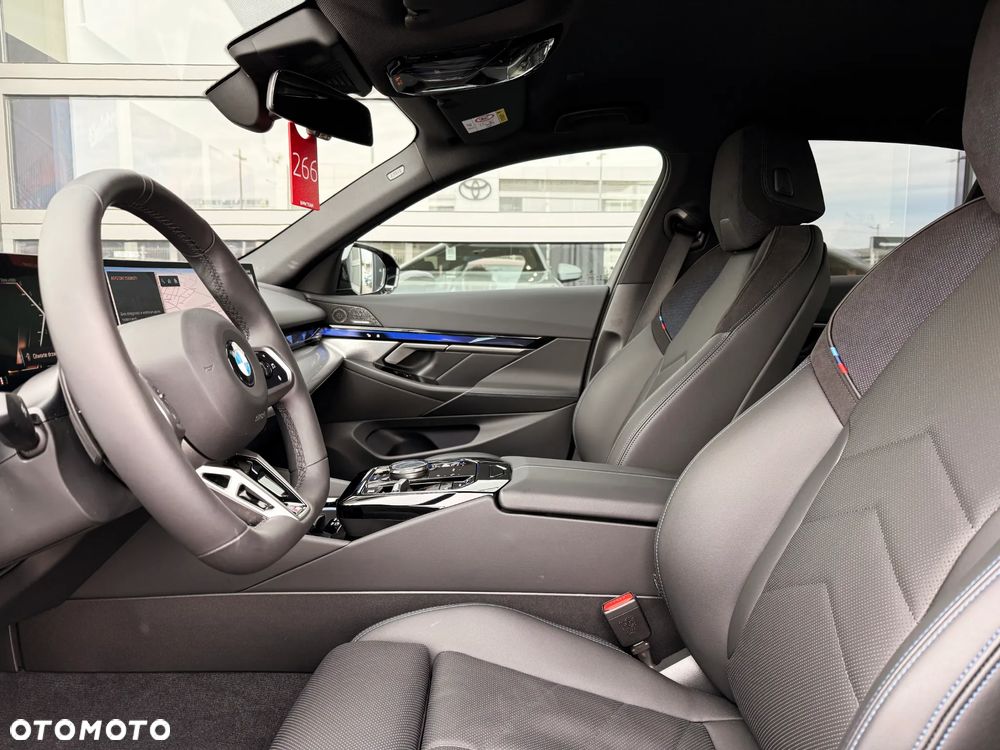 BMW Seria 5 520d xDrive - 29