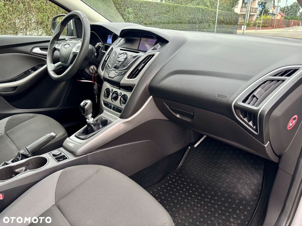 Ford Focus 1.6 TDCi DPF Champions Edition - 9