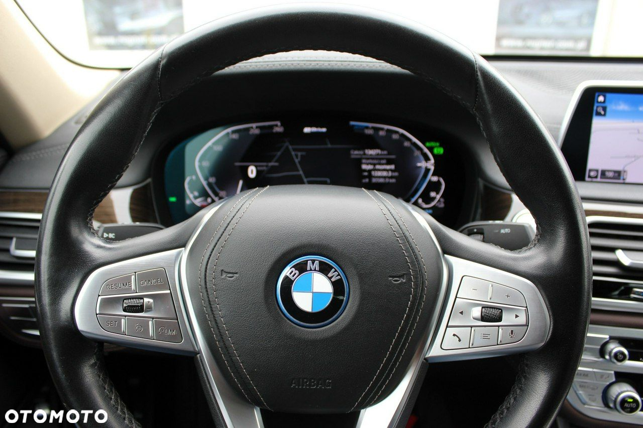 BMW Seria 7 - 12
