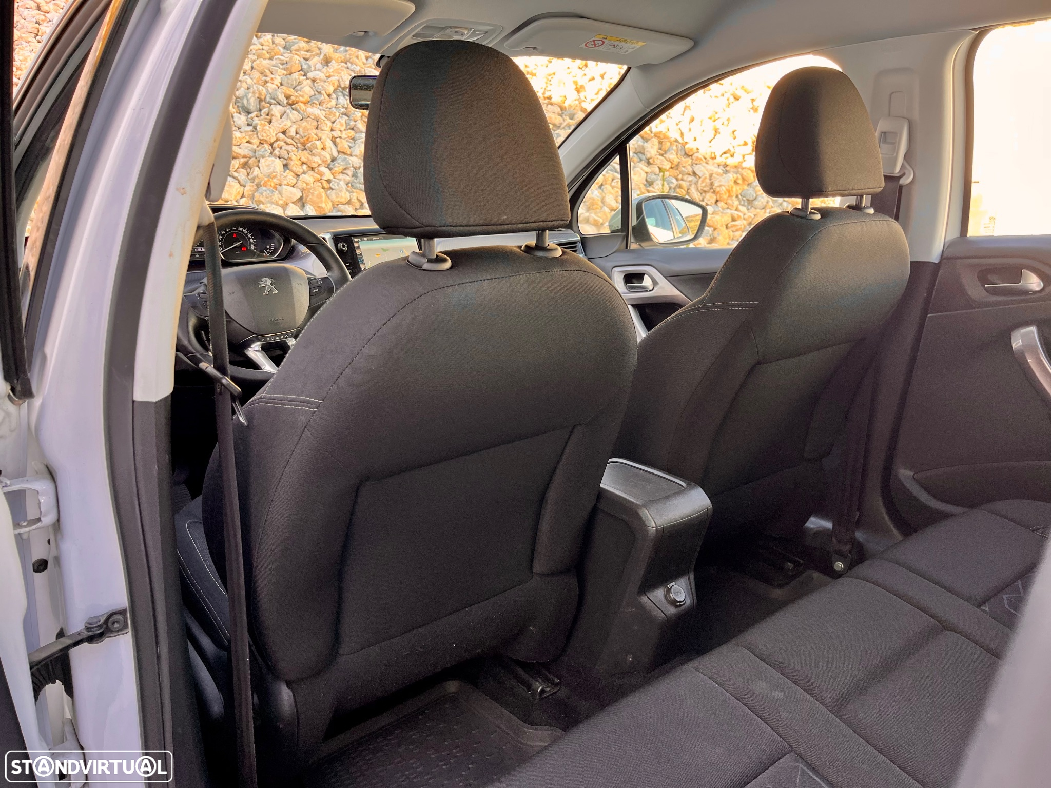 Peugeot 2008 1.2 PureTech Active - 18