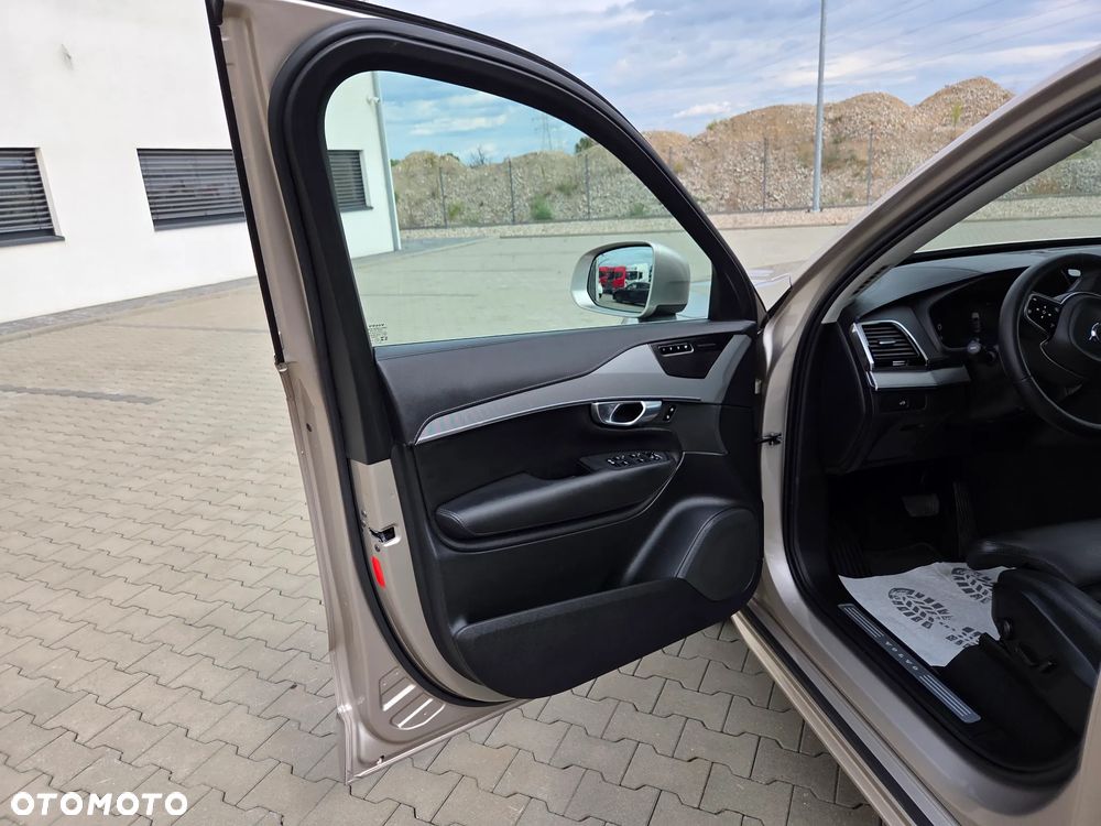 Volvo XC 90 B5 D AWD Plus Bright - 26
