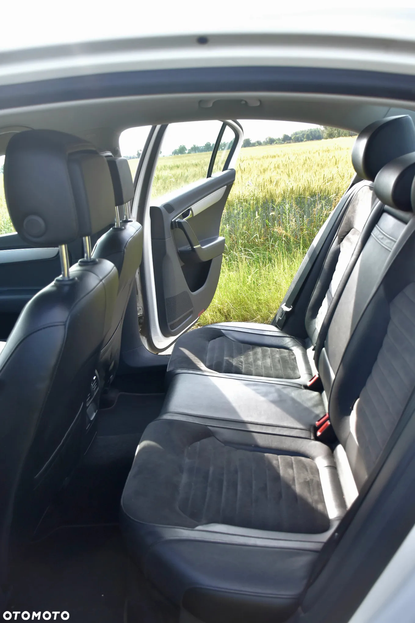 Volkswagen Passat 2.0 TDI Highline R-Style DSG - 12