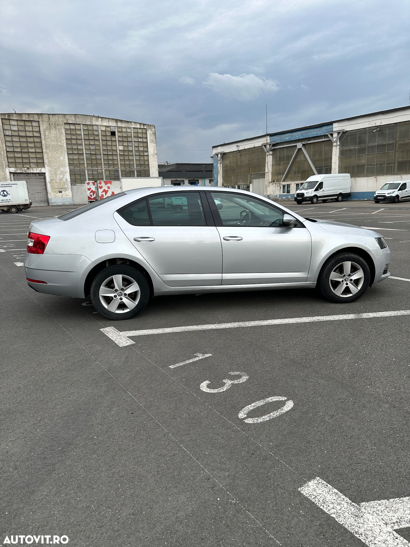Skoda Octavia 2.0 TDI DSG 4X4 Style - 10