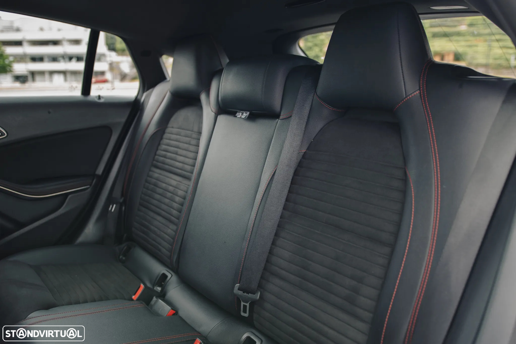 Mercedes-Benz CLA 180 7G-DCT AMG Line - 27