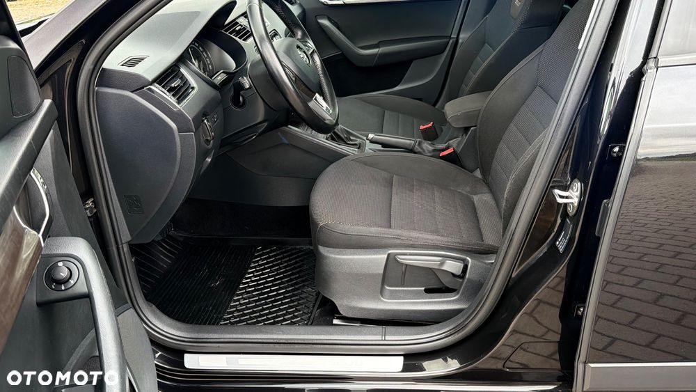 Skoda Octavia 2.0 TDI 4x4 DSG Scout - 37