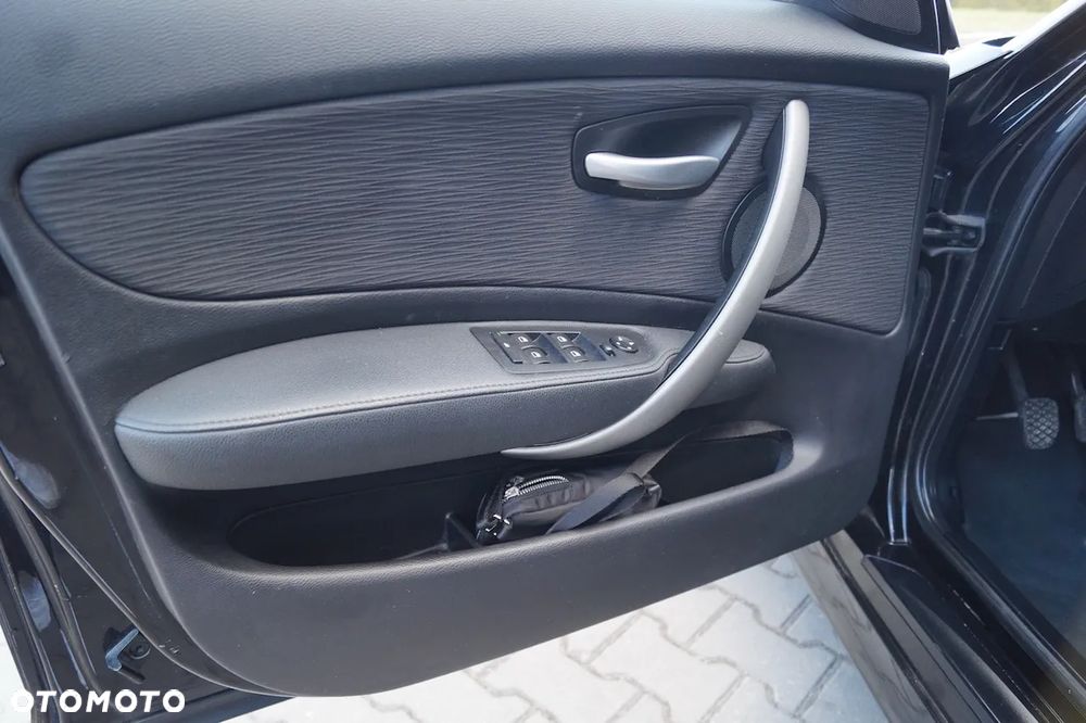 BMW Seria 1 116i - 22
