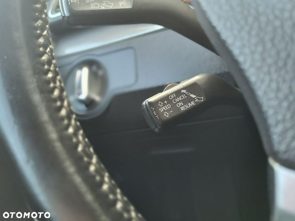 Volkswagen Passat - 22