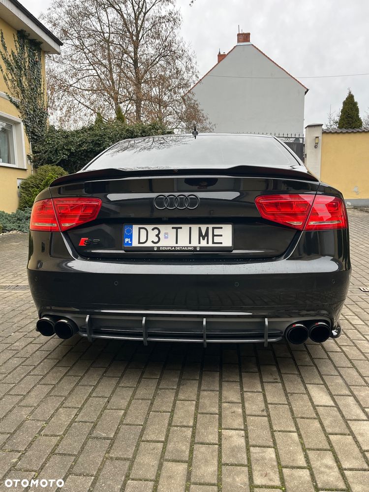 Audi S8 - 7