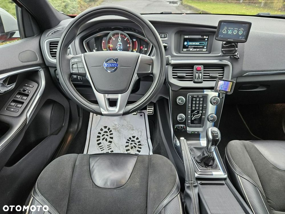 Volvo V40 D2 R-Design Momentum - 9